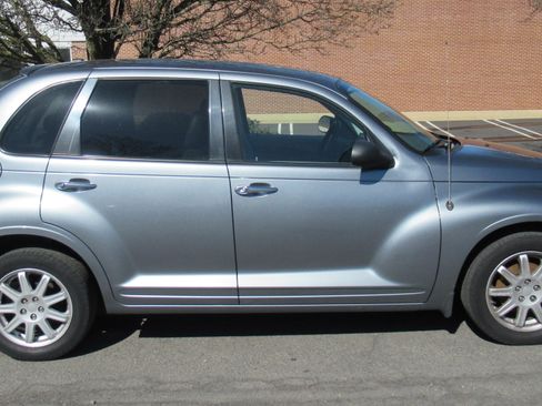 Used 2009 Chrysler PT Cruiser Touring image 4