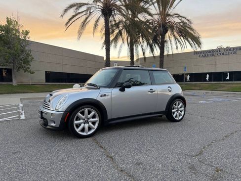 Used 2004 MINI Cooper w/ John Cooper Works Package FWD image 5