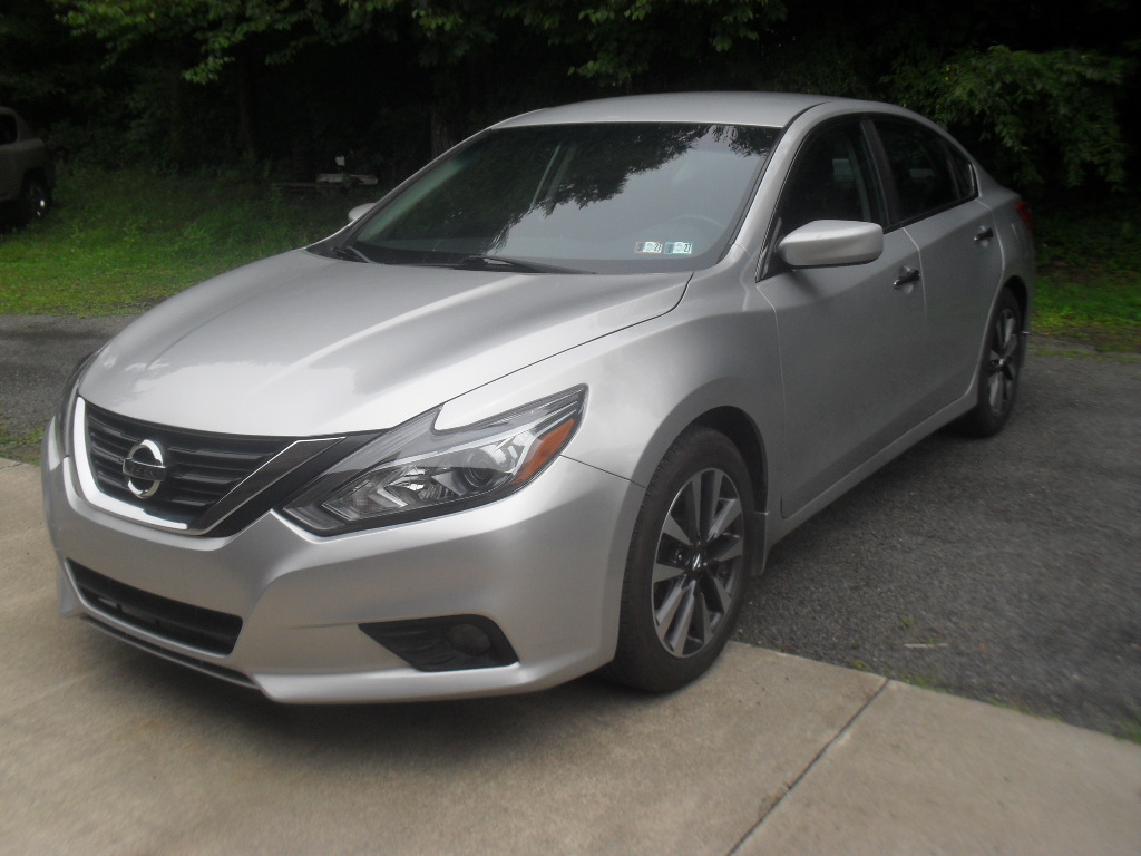 Used 2017 Nissan Altima 2.5 SV Sedan FWD image 1