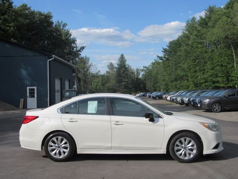 Used 2017 Subaru Legacy 2.5i AWD/4WD image 8