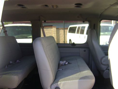 Used 2001 Ford E-350 and Econoline 350 XL image 7