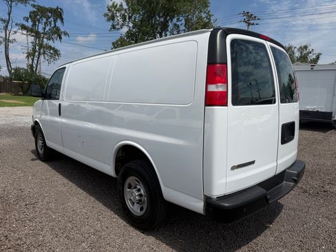 Used 2023 Chevrolet Express 2500 UNAVAIL RWD image 3