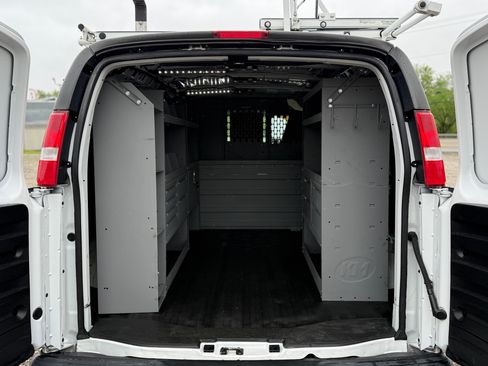 Used 2021 Chevrolet Express 3500 image 4