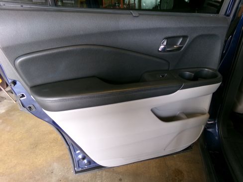Used 2016 Honda Pilot AWD Touring image 15