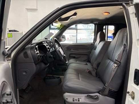 Used 1998 Dodge Ram 2500 Truck 4x4 Quad Cab image 12