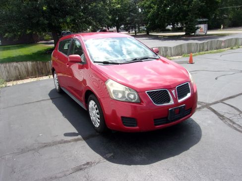 Used 2009 Pontiac Vibe FWD image 2