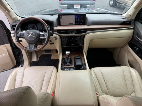 Used 2016 Lexus LX 570 image 38