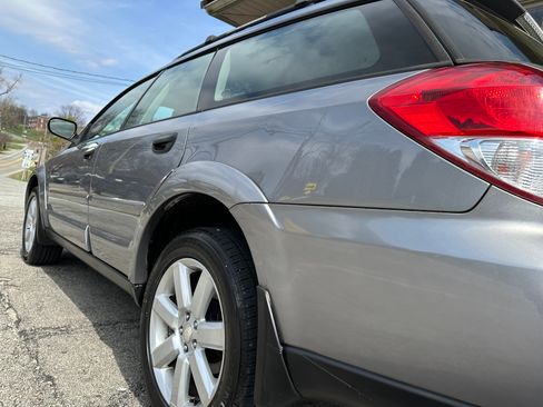 Used 2009 Subaru Outback 2.5i Special Edition image 7