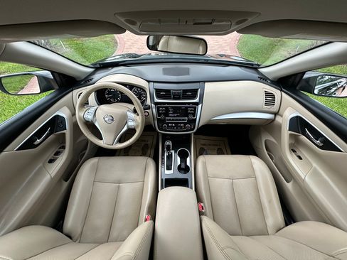 Used 2018 Nissan Altima SL FWD image 8