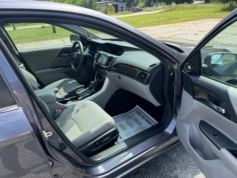 Used 2016 Honda Accord EX-L Sedan image 15