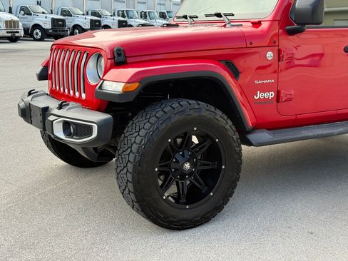 Used 2019 Jeep Wrangler 4WD Unlimited Sahara image 21