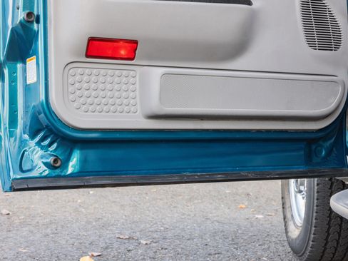 Used 2001 Ford F350 XLT image 21