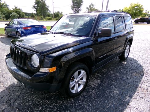 Used 2014 Jeep Patriot Latitude image 1