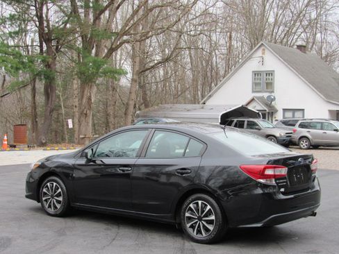 Used 2022 Subaru Impreza 2.0i Premium image 10