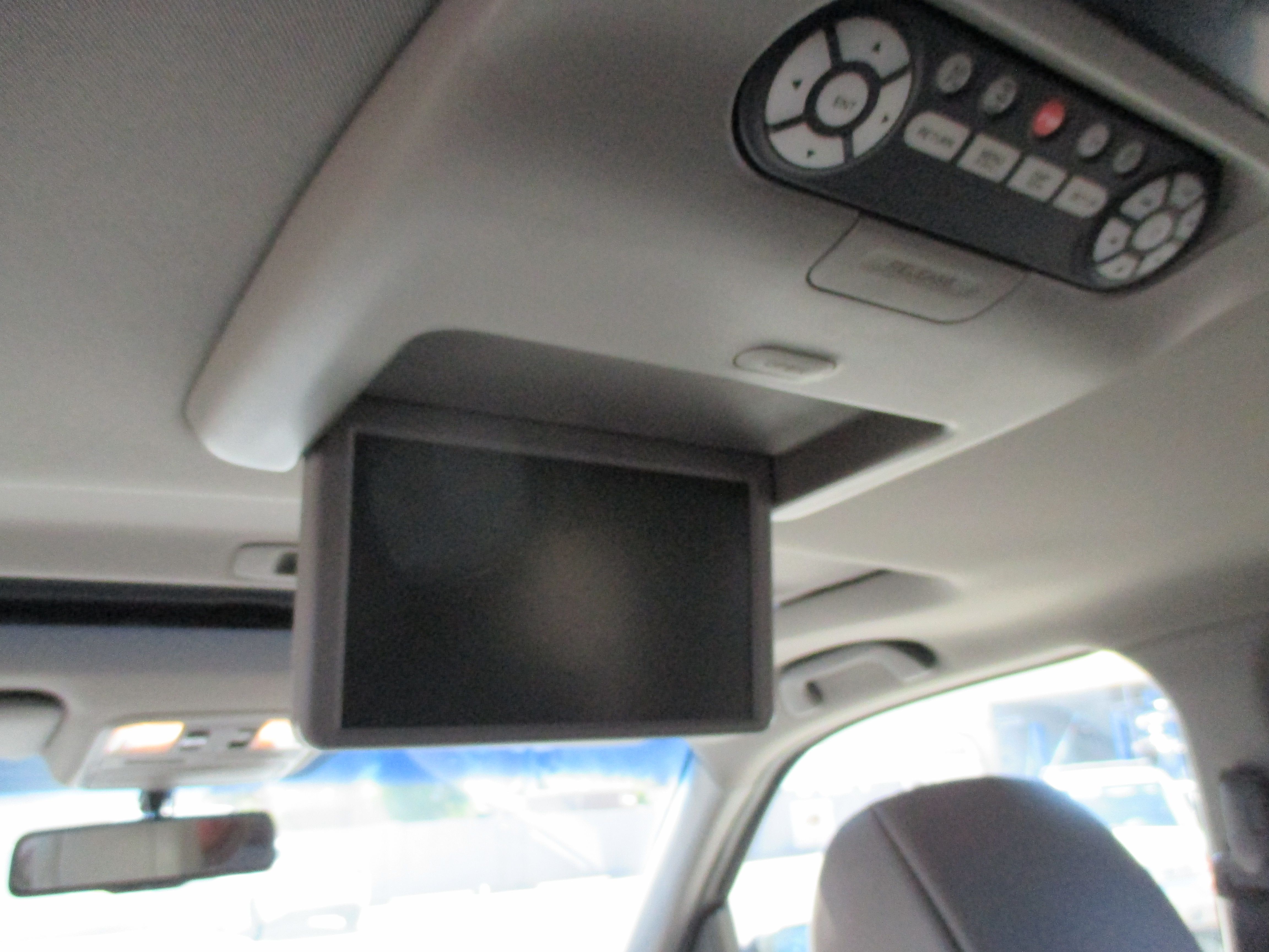 Used 2010 Honda Pilot 4WD EX-L w/ RES image 8