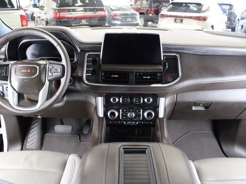 Used 2022 GMC Yukon SLT image 4