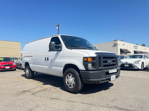 Used 2010 Ford E-250 and Econoline 250 UNAVAIL RWD image 11