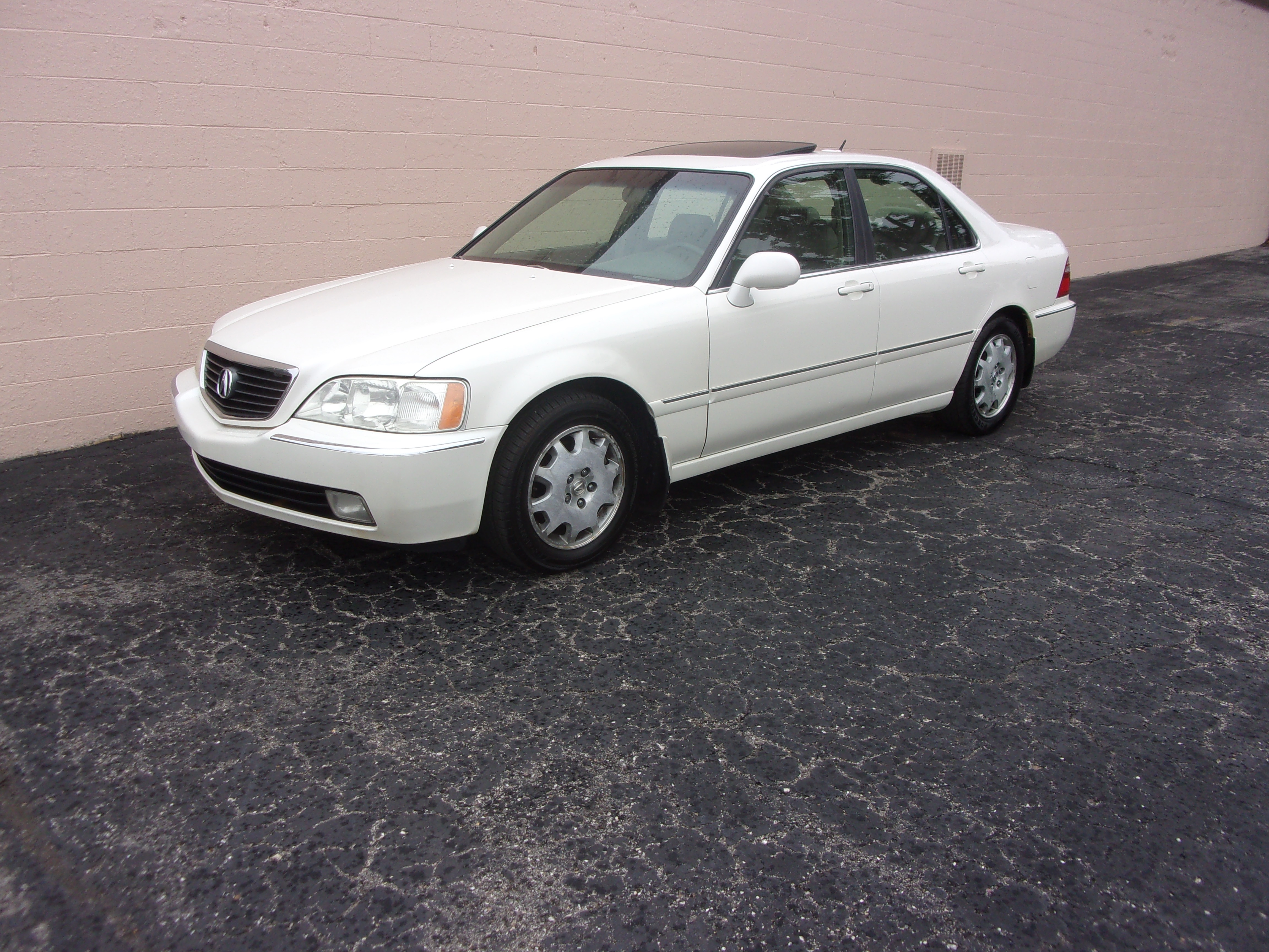 Used 2004 Acura RL w/ Navigation FWD image 1