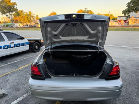 Used 2008 Ford Crown Victoria Police Interceptor RWD image 32