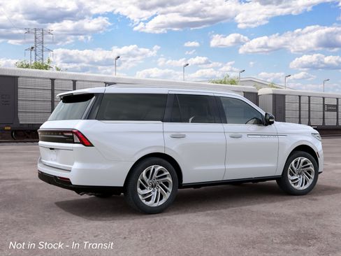 New 2027 Lincoln Navigator Reserve AWD/4WD image 6