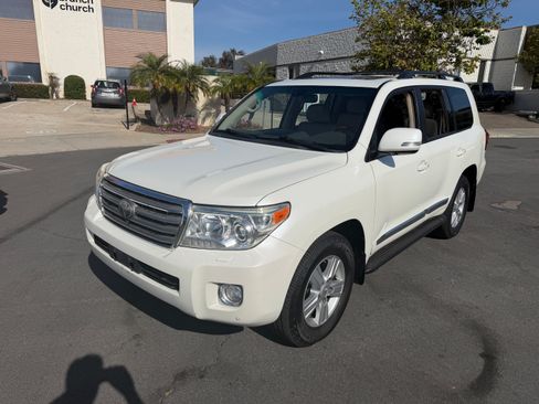 Used 2013 Toyota Land Cruiser UNAVAIL AWD/4WD image 3