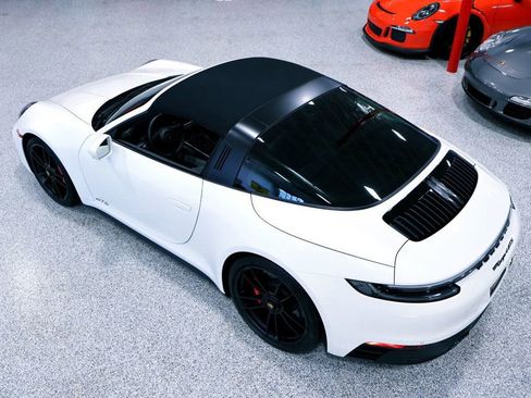 Used 2024 Porsche 911 Targa 4 GTS image 9