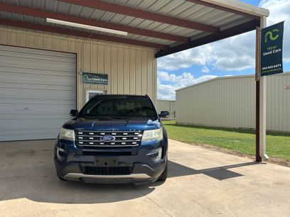 Used 2016 Ford Explorer FWD XLT