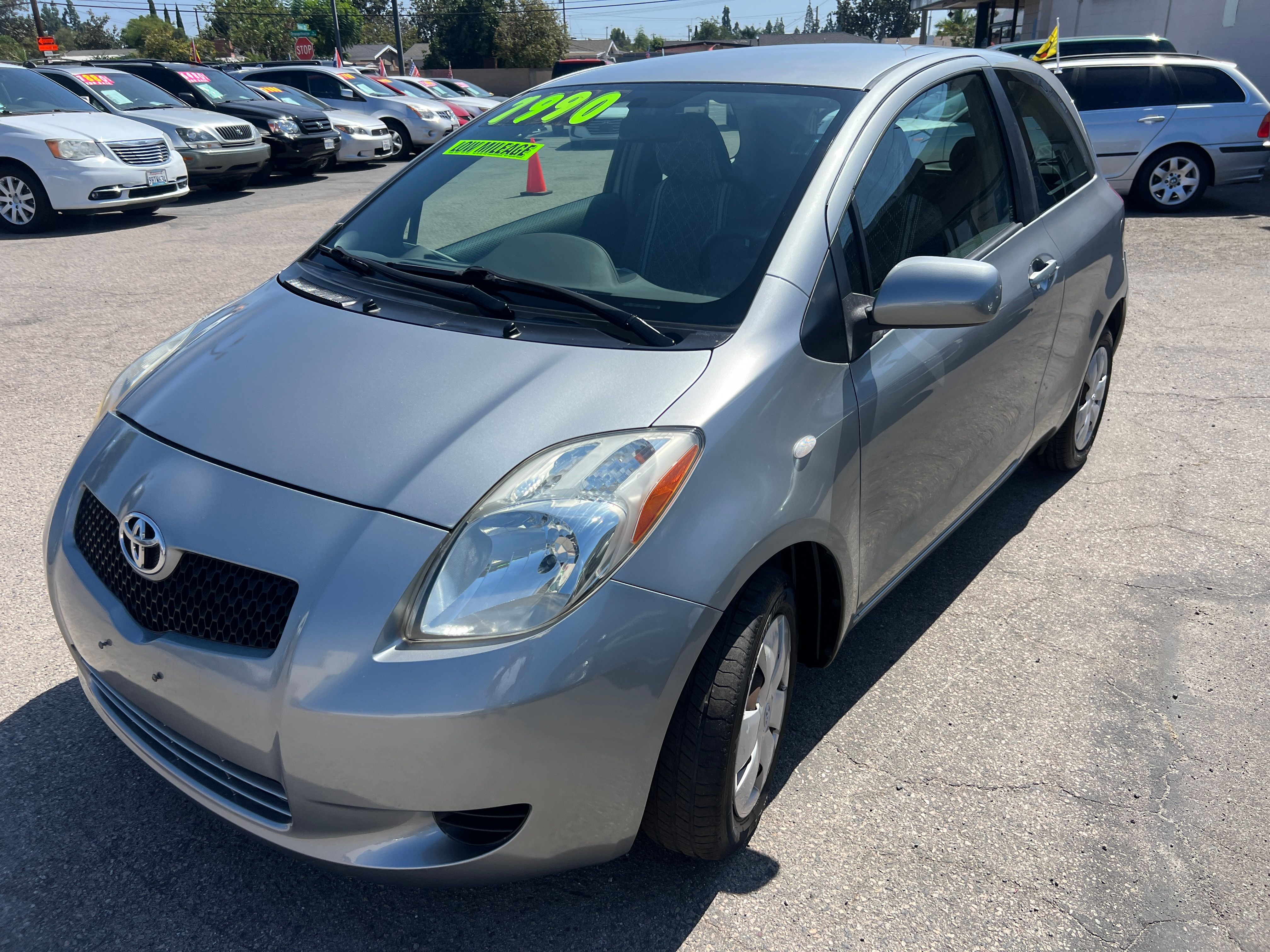 Used 2008 Toyota Yaris 2-Door Hatchback FWD image 4