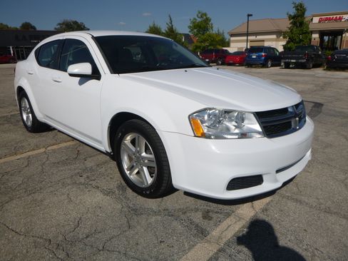 Used 2011 Dodge Avenger Mainstreet FWD image 4