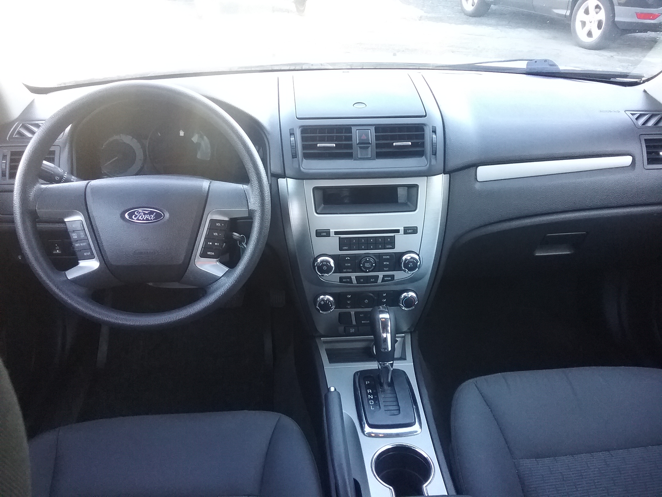Used 2011 Ford Fusion SE FWD image 4