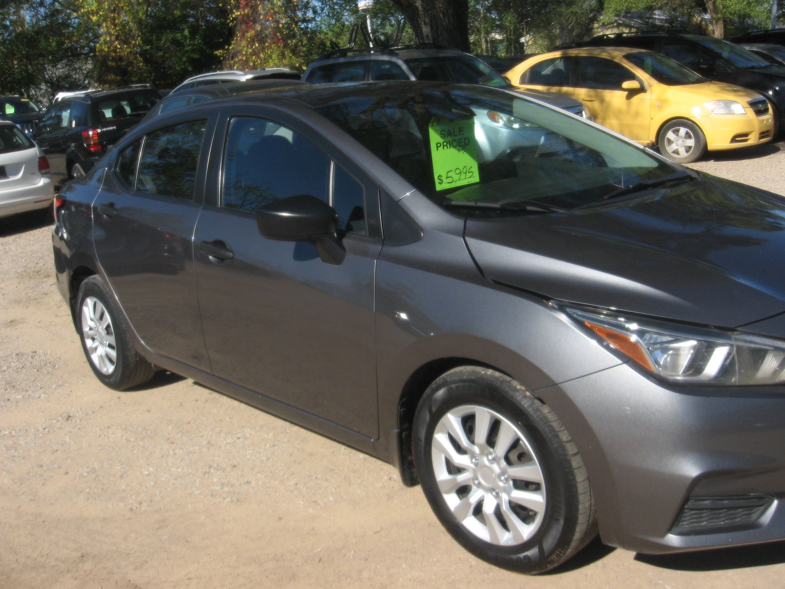 Used 2020 Nissan Versa S FWD image 3