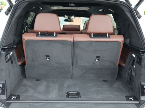 Used 2022 BMW X7 xDrive40i w/ M Sport Package AWD/4WD image 44