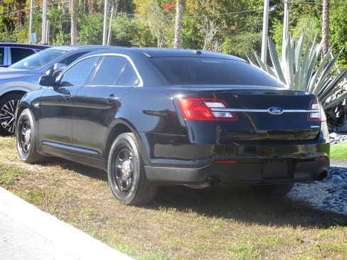 Used 2014 Ford Taurus image 3