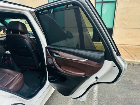 Used 2016 BMW X5 xDrive50i AWD/4WD image 16