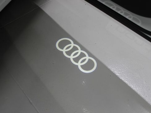 Used 2024 Audi Q4 e-tron Premium Plus image 40