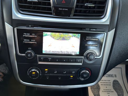 Used 2016 Nissan Altima 2.5 SV image 11