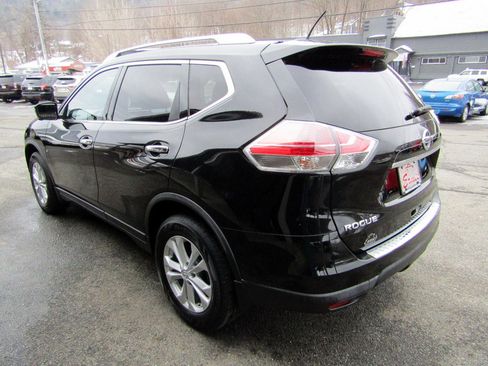 Used 2016 Nissan Rogue SV image 6