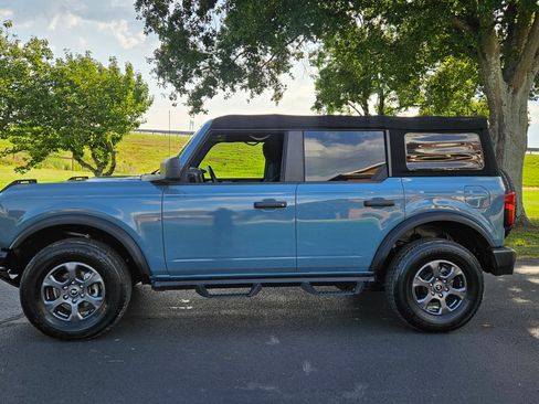 Used 2022 Ford Bronco image 2