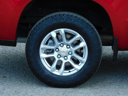 Used 2024 Chevrolet Silverado 1500 LT Z71 image 10