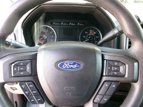 Used 2018 Ford F150 XLT image 11