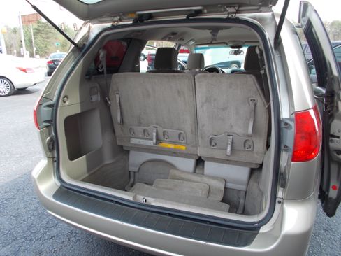 Used 2009 Toyota Sienna image 15