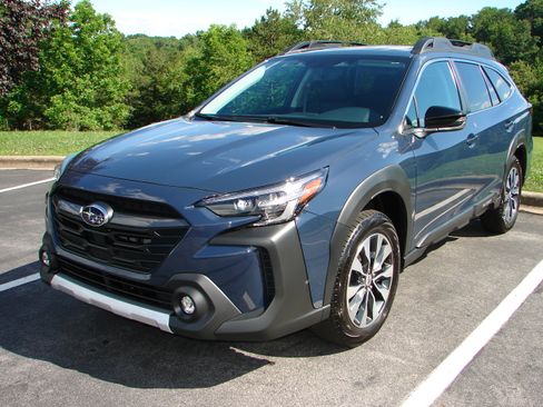 Used 2023 Subaru Outback Limited AWD/4WD image 1
