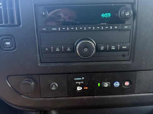 Used 2021 Chevrolet Express 2500 image 10