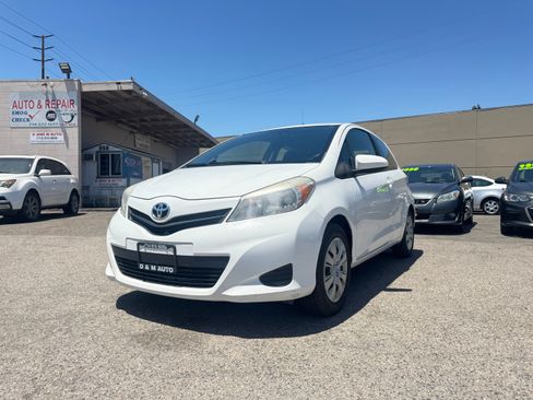 Used 2013 Toyota Yaris 2-Door Hatchback FWD image 2