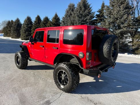 Used 2017 Jeep Wrangler Unlimited Sahara image 4