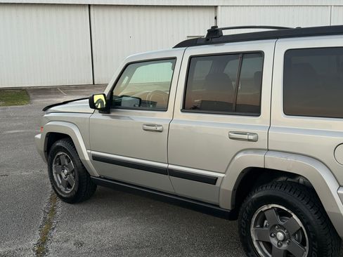 Used 2008 Jeep Commander Sport image 27