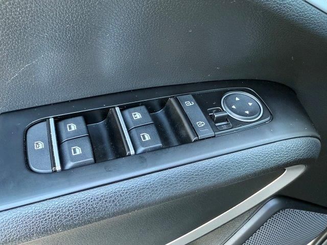 Used 2023 Kia Soul LX FWD image 16