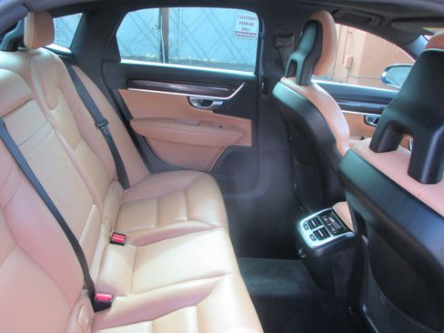 Used 2017 Volvo S90 T5 Momentum Sedan 4D FWD image 14