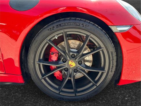 Used 2018 Porsche 911 Targa 4 GTS image 12