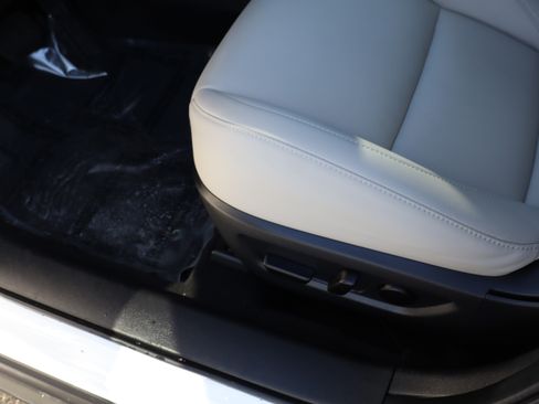 Used 2024 MAZDA CX-30 image 17